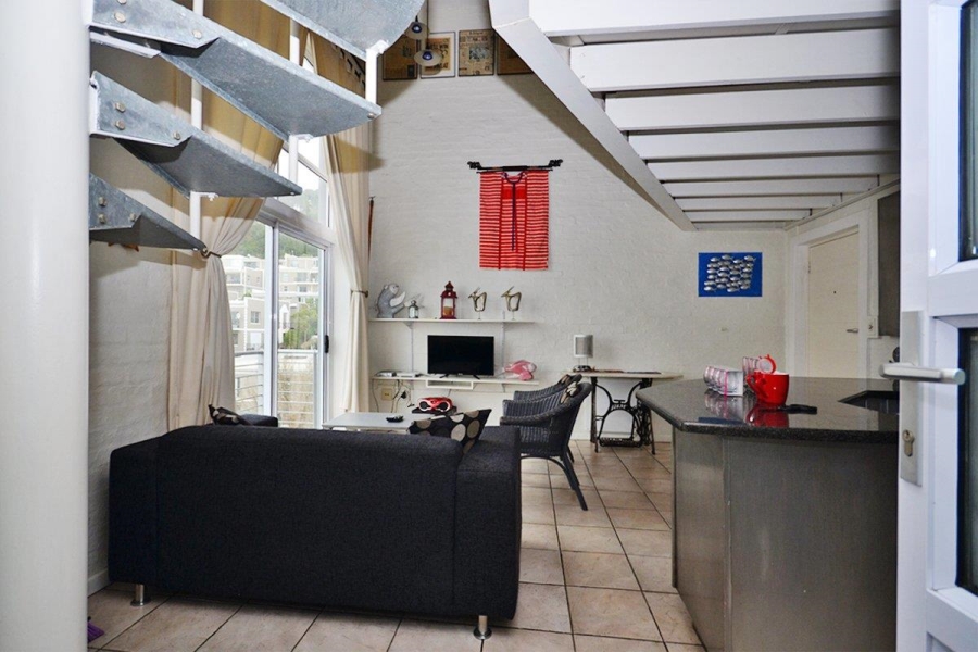 To Let 2 Bedroom Property for Rent in Green Point Western Cape